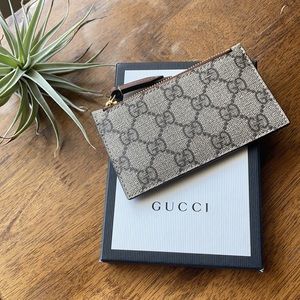 ✨Gucci GG Supreme Brown Leather Card Coin Wallet✨